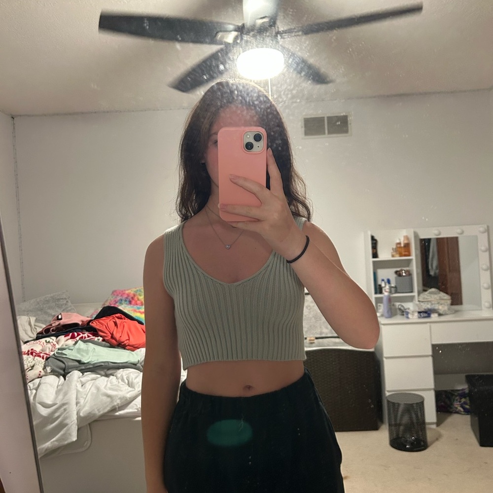 GREEN LINEN TANK TOP!!